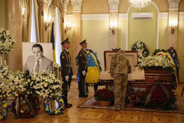У Києві поховали першого главу СБУ, колишнього прем'єр-міністра Євгена Марчука
