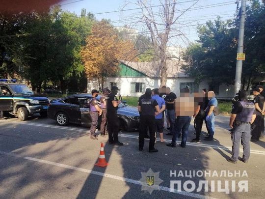 У Запоріжжі сталася стрілянина біля кафе: поранено п'ять осіб