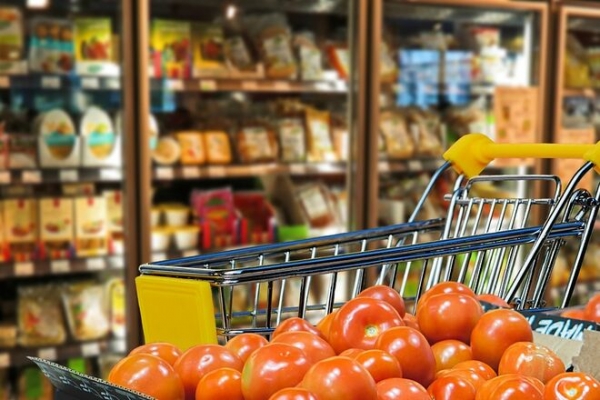 
                                                                        Инфляция в Украине замерла: какие продукты подешевели и подорожали больше всего
                                                                                                                                                                                                                    