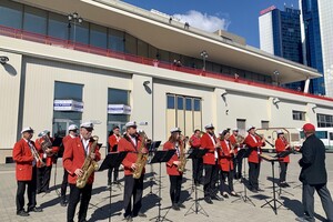 После долгого перерыва: в Одесский порт зашел круизный лайнер SeaDream II