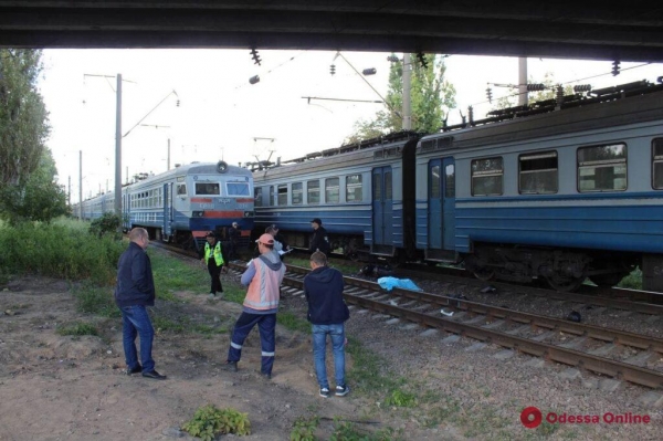 Мопедист попал под поезд под Ивановским мостом 