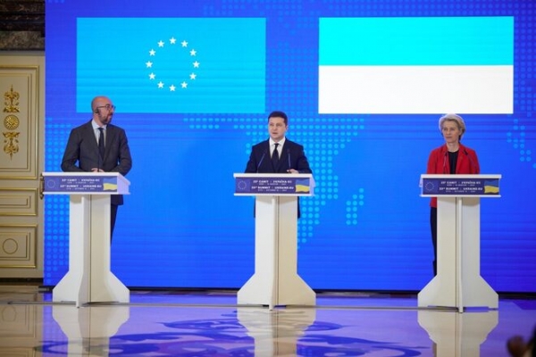 
                                                                        Утепление домов и замена сетей за 300 млрд грн: в Украине запустят программу по энергосбережению
                                                                                                                                                                                                                    