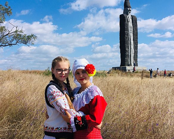 Занимательный этнотуризм: художники со всей страны устроили выставку во Фрумушике