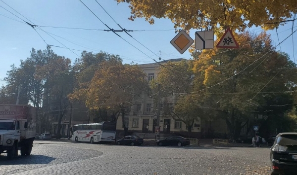 На Соборной площади ввели новую схему движения