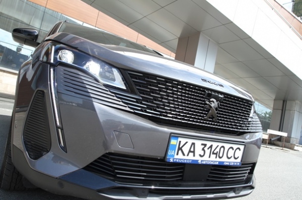    Миссия выполнима: как новый Peugeot 5008 умудрился угодить всем и сразуТест-драйв