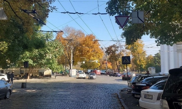 На Соборной площади ввели новую схему движения