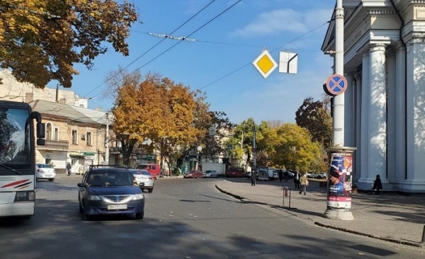На Соборной площади ввели новую схему движения