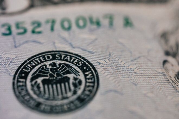 
                                                                        Доллар проседает к евро из-за политики ФРС США: прогноз курса €/$ на Forex
                                                                                                                                                                                                                    