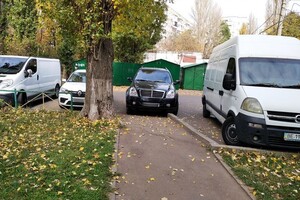 Не перестают удивлять: свежая фотоподборка наглых водителей в Одессе