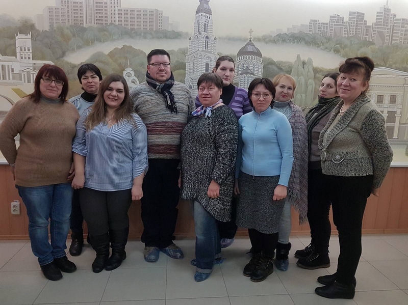 «У мене, дорослої людини, стопи раптом виросли на чотири розміри»: як «хвороба велетнів» змінила життя викладача університету