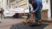 
                                                                        Защитники лесов нарубили дров в центре Киева: требуют создать нацпарк возле столицы – видео и фото
                                                                                                                                                                                                                    
