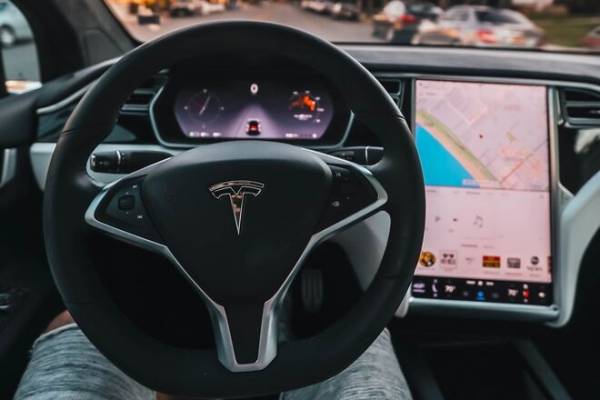 
                                                                        Илон Маск заявил о возможной продаже акций Tesla
                                                                                                                                                                                                                    