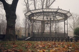 Одессу накрыл густой туман: на дорогах и в аэропорту возникли проблемы