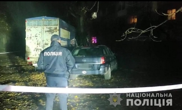 Смертельные ДТП: у «Вымпела» водитель сбил людей и скрылся, на Паустовского парень врезался в столб