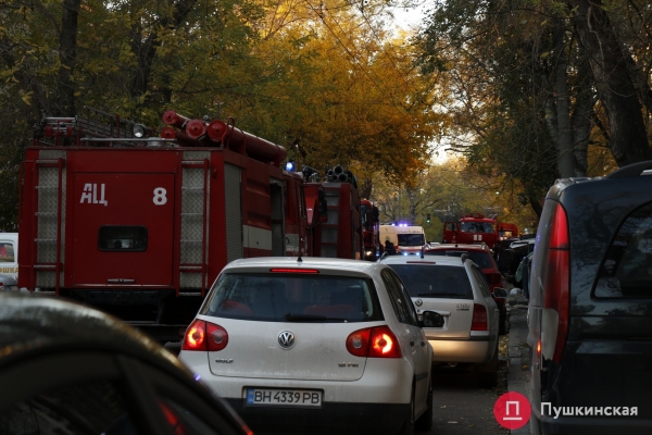 В общежитии в центре Одессы произошел пожар: пожарной сигнализации в здании не было. Фото