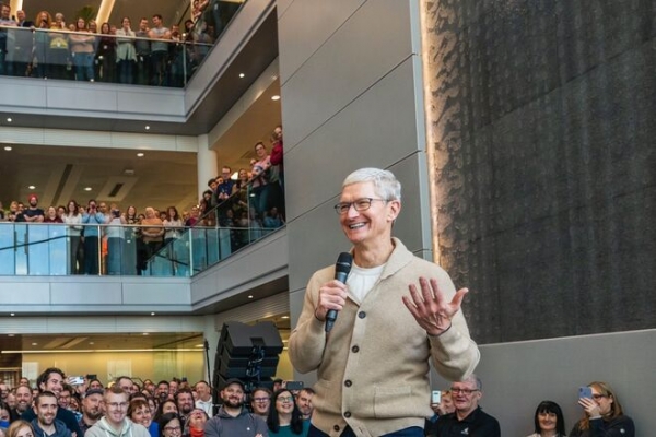 
                                                                        Гендиректор Apple инвестирует в криптовалюту: названы монеты
                                                                                                                                                                                                                    