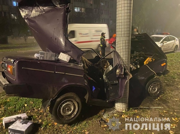 Смертельные ДТП: у «Вымпела» водитель сбил людей и скрылся, на Паустовского парень врезался в столб
