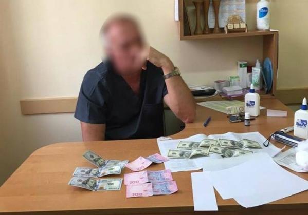 Уже отмазали: врачу-взяточнику из Одесской облбольницы назначали залог в 58 тысяч гривен