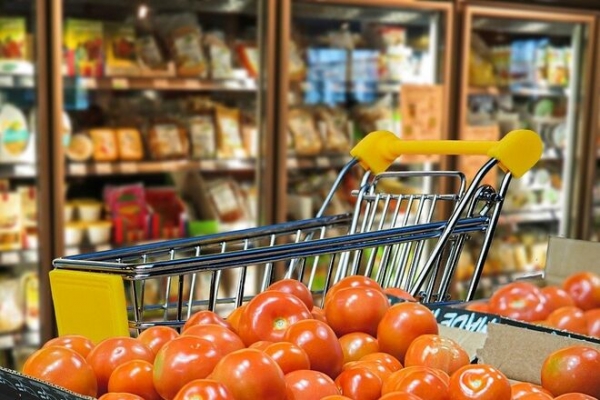 
                                                                        Инфляция замедлилась: какие продукты продолжают дорожать
                                                                                                                                                                                                                    