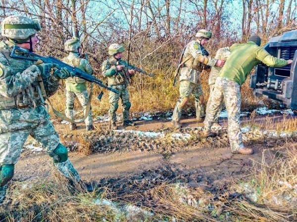 Морские пехотинцы учились зачищать вооружённых людей в Одесской области