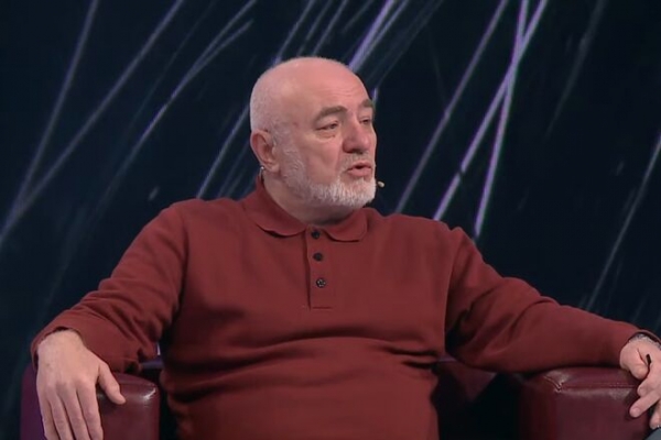 
                                                                        Коник: Медведчук остался в Украине, а Порошенко после подозрения в госизмене сбежал
                                                                                                                                                                                                                    