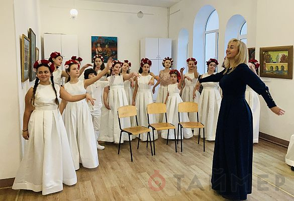В одесском женском монастыре показали картины с казаками 