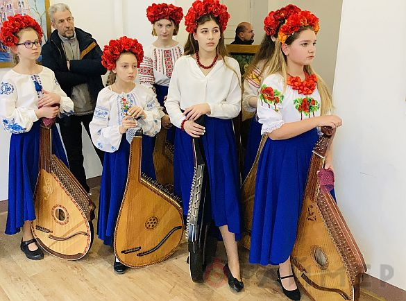 В одесском женском монастыре показали картины с казаками 