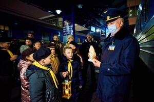 В Одессу привезли Вифлеемский огонь мира: его раздадут людям