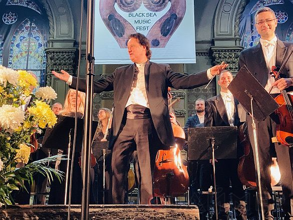 «Рождественские встречи - Odessa Violin Fest» завершились выступлением Якова Павленко