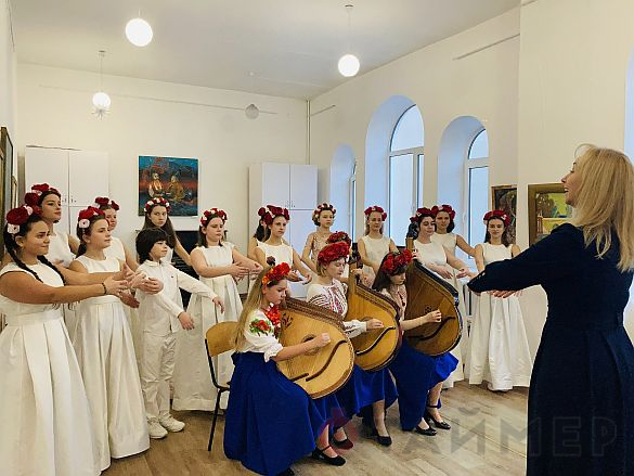 В одесском женском монастыре показали картины с казаками 