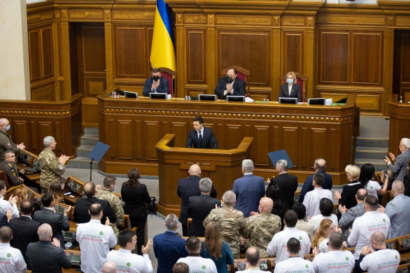 Михайло Подоляк: «Зеленський розпочав хрестовий похід проти олігархів, які недооцінюють його вольові якості»