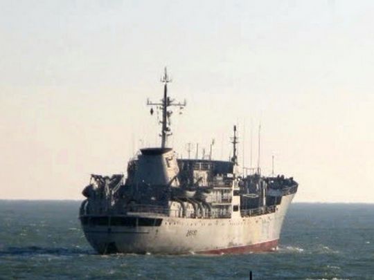 У Росії заявили, що український корабель «Донбас» йде до Керченської протоки: що відомо