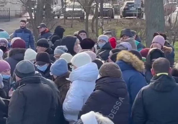 В Одессе митингуют против космических тарифов на отопление