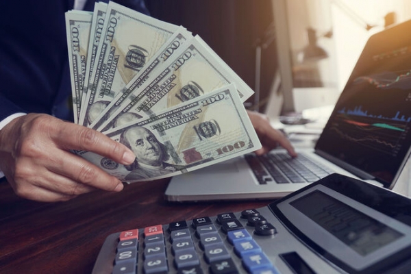 
                                                                        Доллар прижимает евро к обочине. Недельный прогноз €/$ на Forex
                                                                                                                                                                                                                    