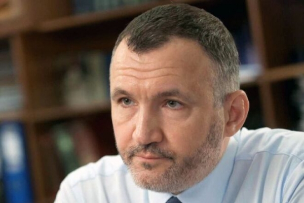
                                                                        Кузьмин о смешной мере пресечения пятому президенту: Для Медведчука судья принимал решение 30 минут, а для Порошенко – два дня
                                                                                                                                                                                                                    