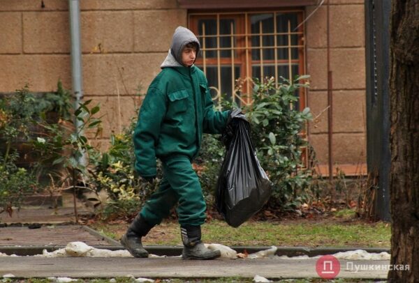 Позитив, несмотря на погоду: как центр Одессы встретил первое утро нового года. Фоторепортаж Позитив, несмотря на погоду: как центр Одессы встретил первое утро нового года. Фоторепортаж
