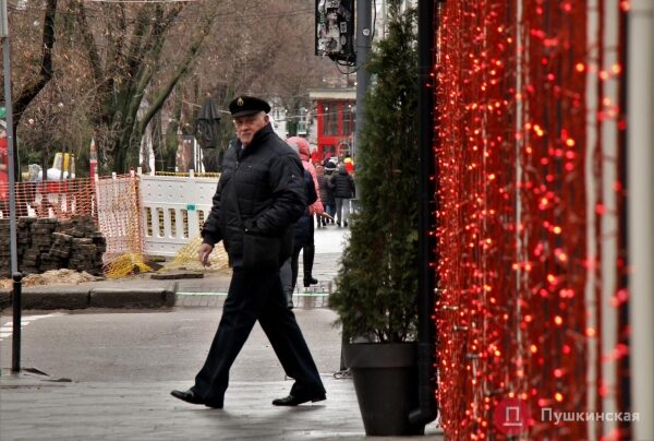Позитив, несмотря на погоду: как центр Одессы встретил первое утро нового года. Фоторепортаж Позитив, несмотря на погоду: как центр Одессы встретил первое утро нового года. Фоторепортаж