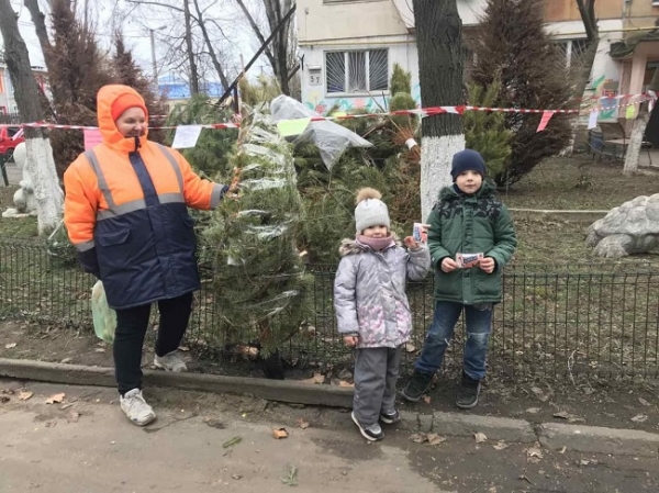 Одесситы сдали на переработку уже 960 ёлок
