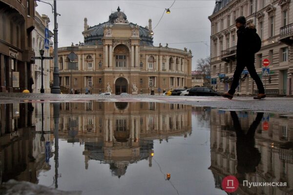 Позитив, несмотря на погоду: как центр Одессы встретил первое утро нового года. Фоторепортаж Позитив, несмотря на погоду: как центр Одессы встретил первое утро нового года. Фоторепортаж