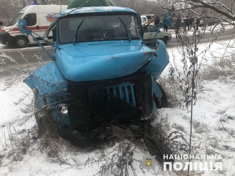 У моторошній автокатастрофі під Вінницею загинуло троє людей: перші фото з місця трагедії