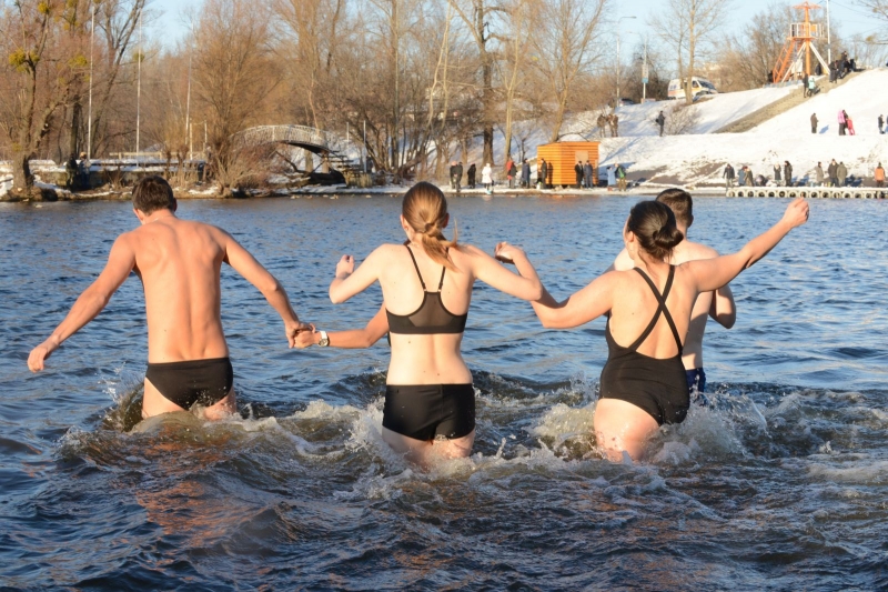 Водохреще 2022: традиції святкування, обряди й звичаї освячення води, заборони та прикмети