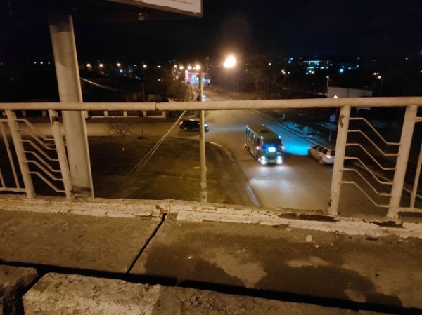 Ограду Ивановского моста утащили на металлолом