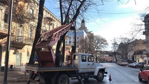 Одесским автомобилистам посоветовали избегать переулка Маяковского в пятницу