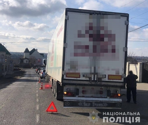 Пьяный водитель сбил мать с детской коляской в Нерубайском