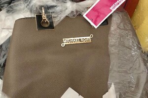 Нелегальные Gucci и Prada: иностранец пытался ввезти в Одессу "брендовые" сумки