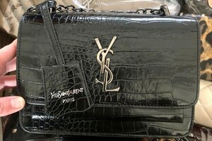 Нелегальные Gucci и Prada: иностранец пытался ввезти в Одессу "брендовые" сумки