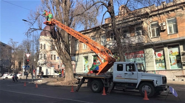Одесским автомобилистам посоветовали избегать переулка Маяковского в пятницу