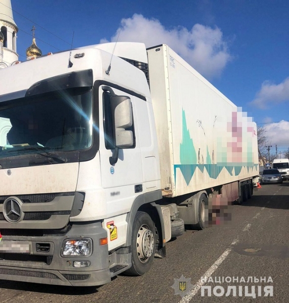 Пьяный водитель сбил мать с детской коляской в Нерубайском