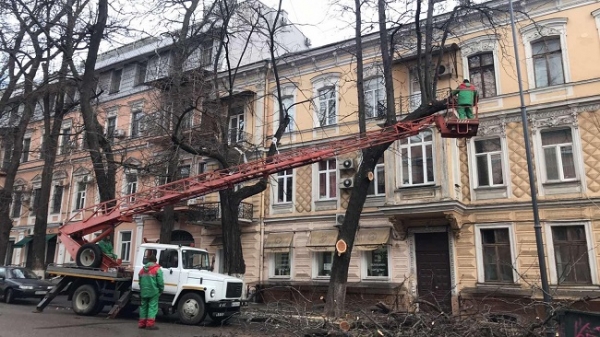 Одесским автомобилистам посоветовали избегать переулка Маяковского в пятницу