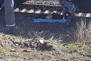 В Одессе женщина бросилась под поезд, оставив записку